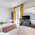 Ivano Hotel 3*