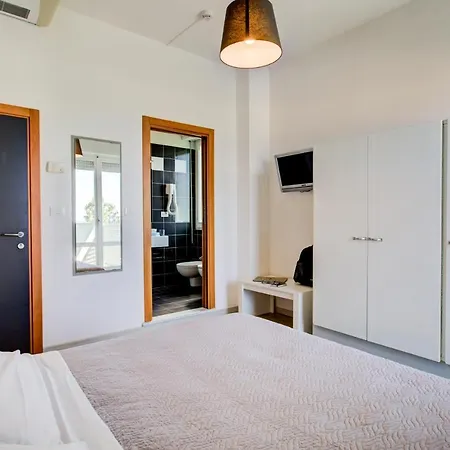 伊万诺酒店 里米尼