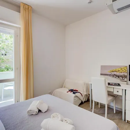 伊万诺酒店 里米尼